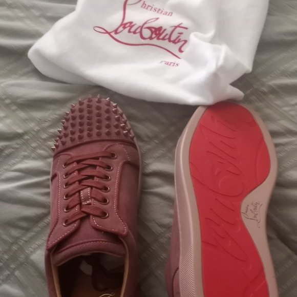 Sneaker shoes